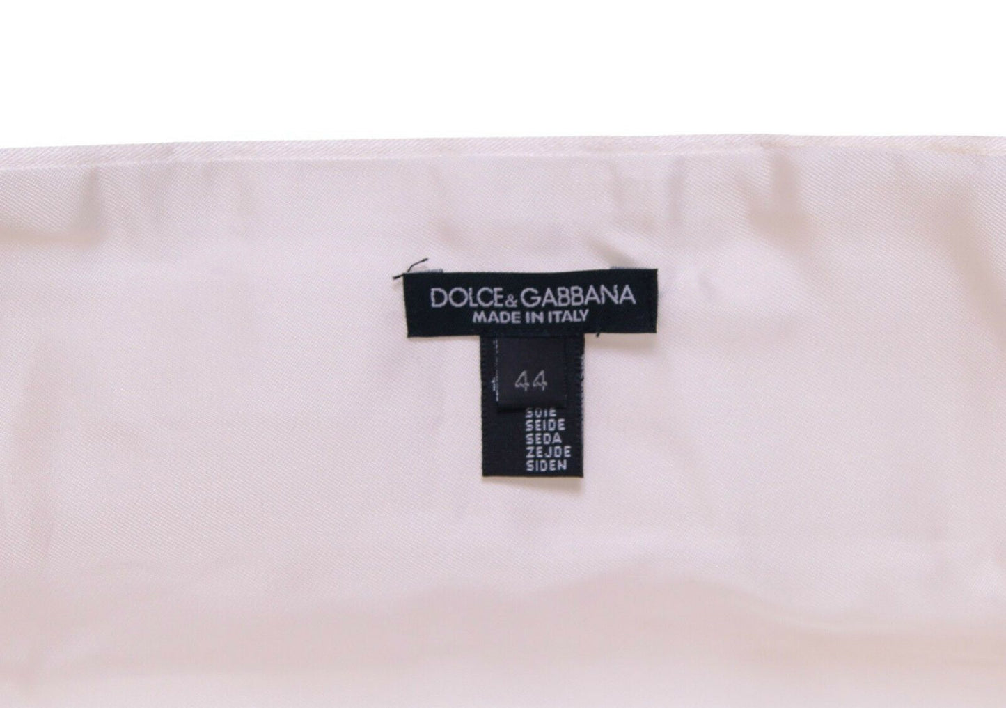 Eleganter weißer Seidenkummerbund