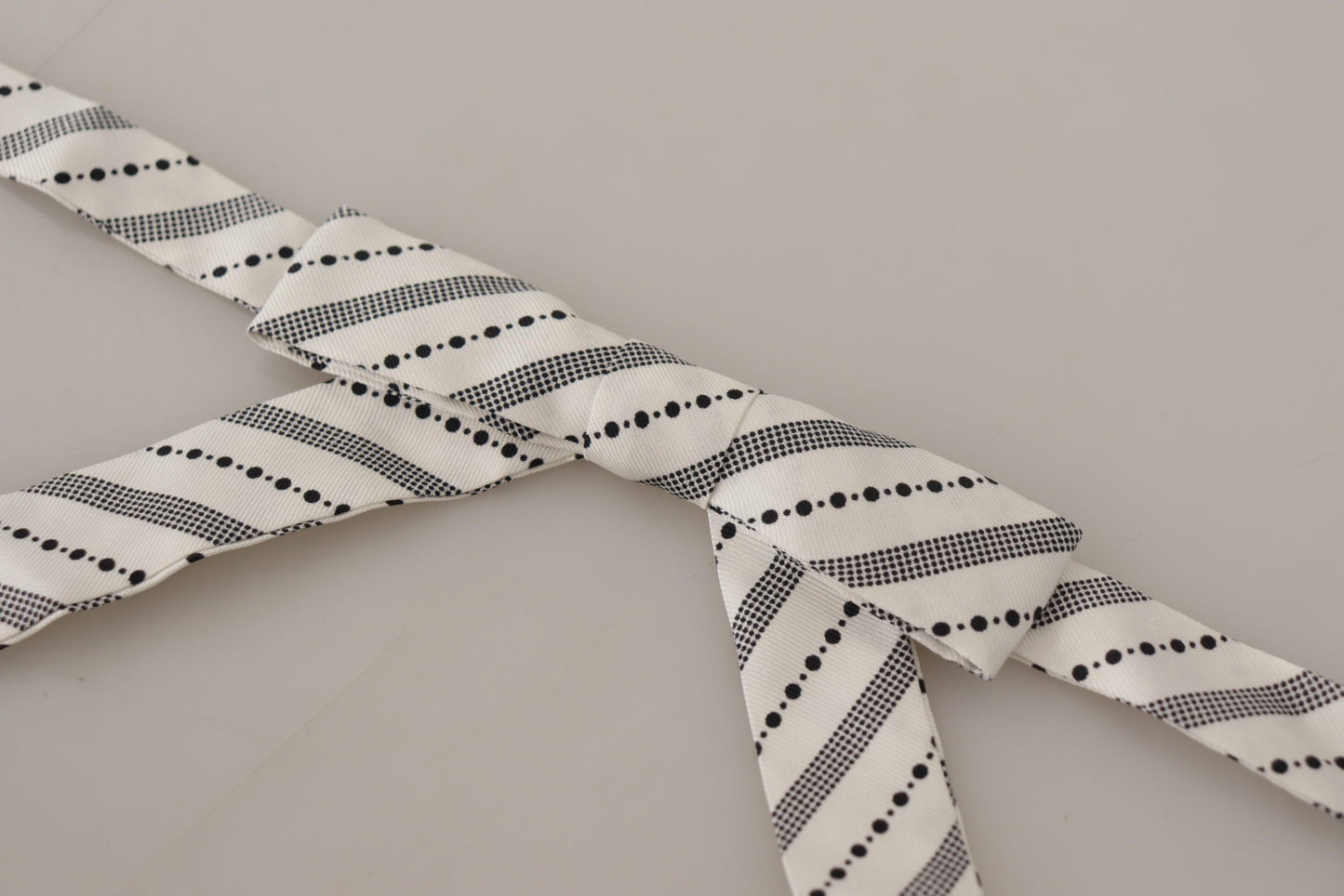 Papillon in seta a pois chic