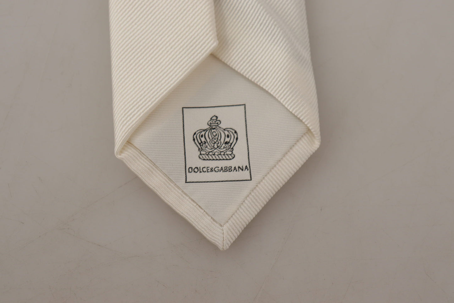 Elegante cravatta da uomo in seta bianca