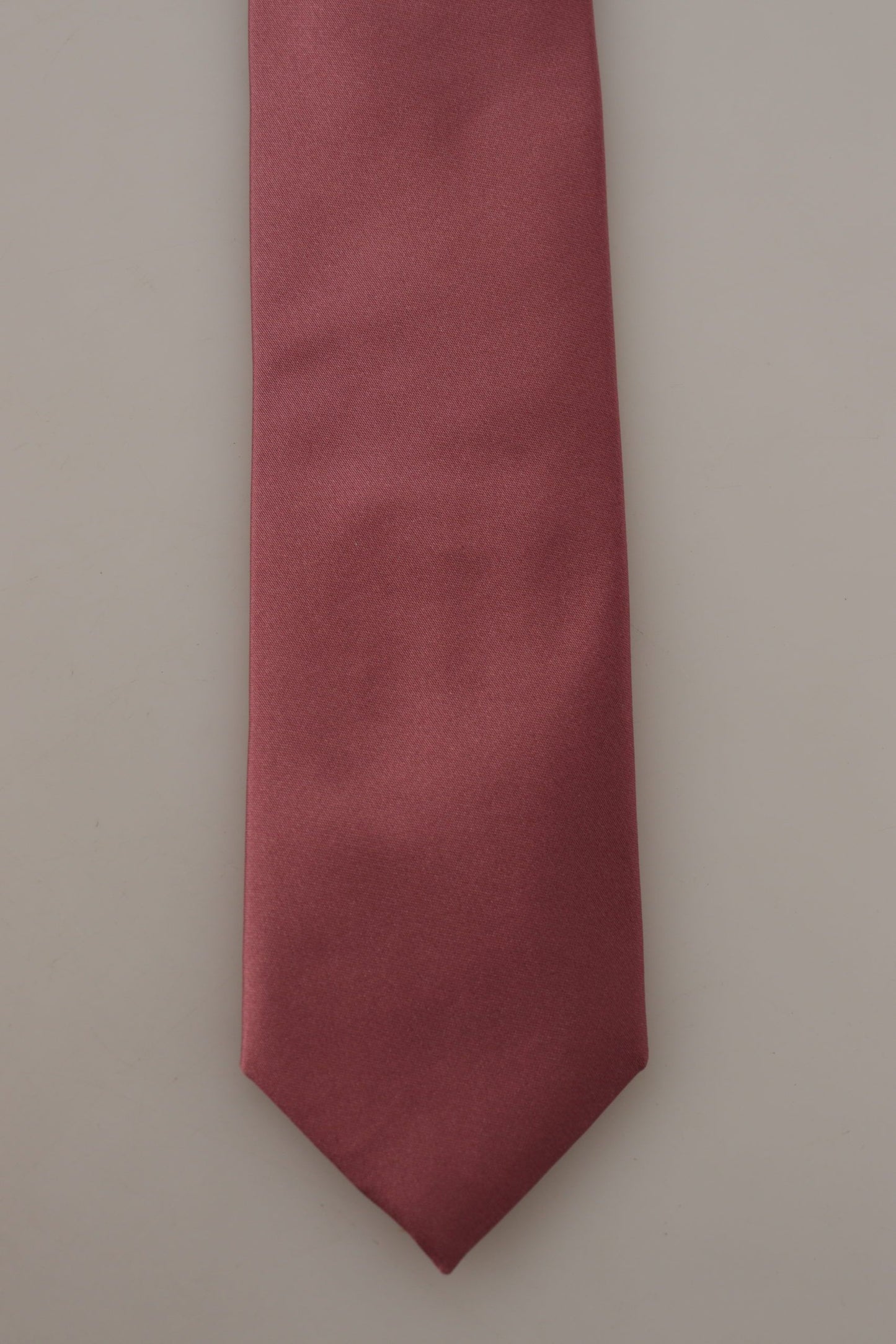 Elegante papillon in seta rosa