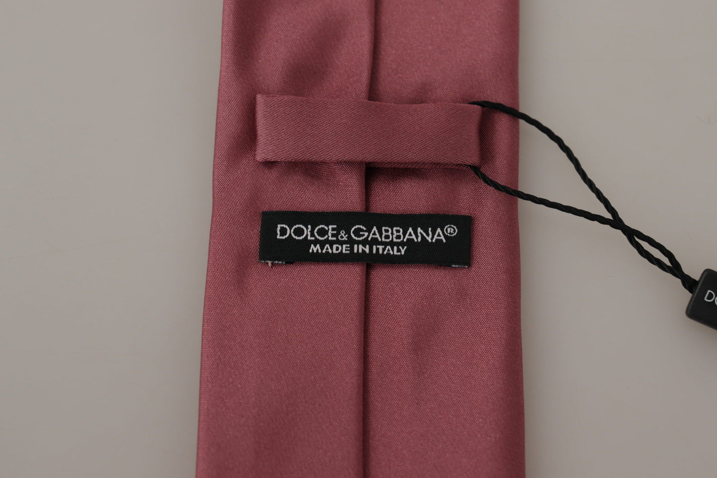 Elegante papillon in seta rosa