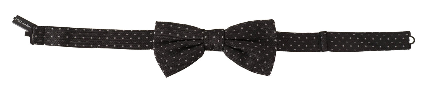 Elegante papillon in seta a pois