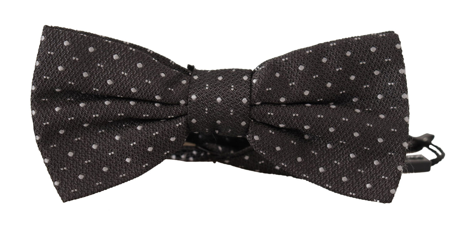 Elegante papillon in seta a pois