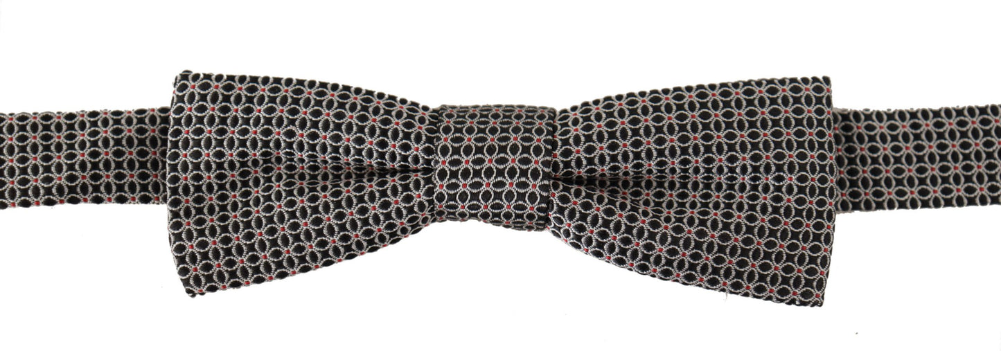 Elegante papillon in seta nera