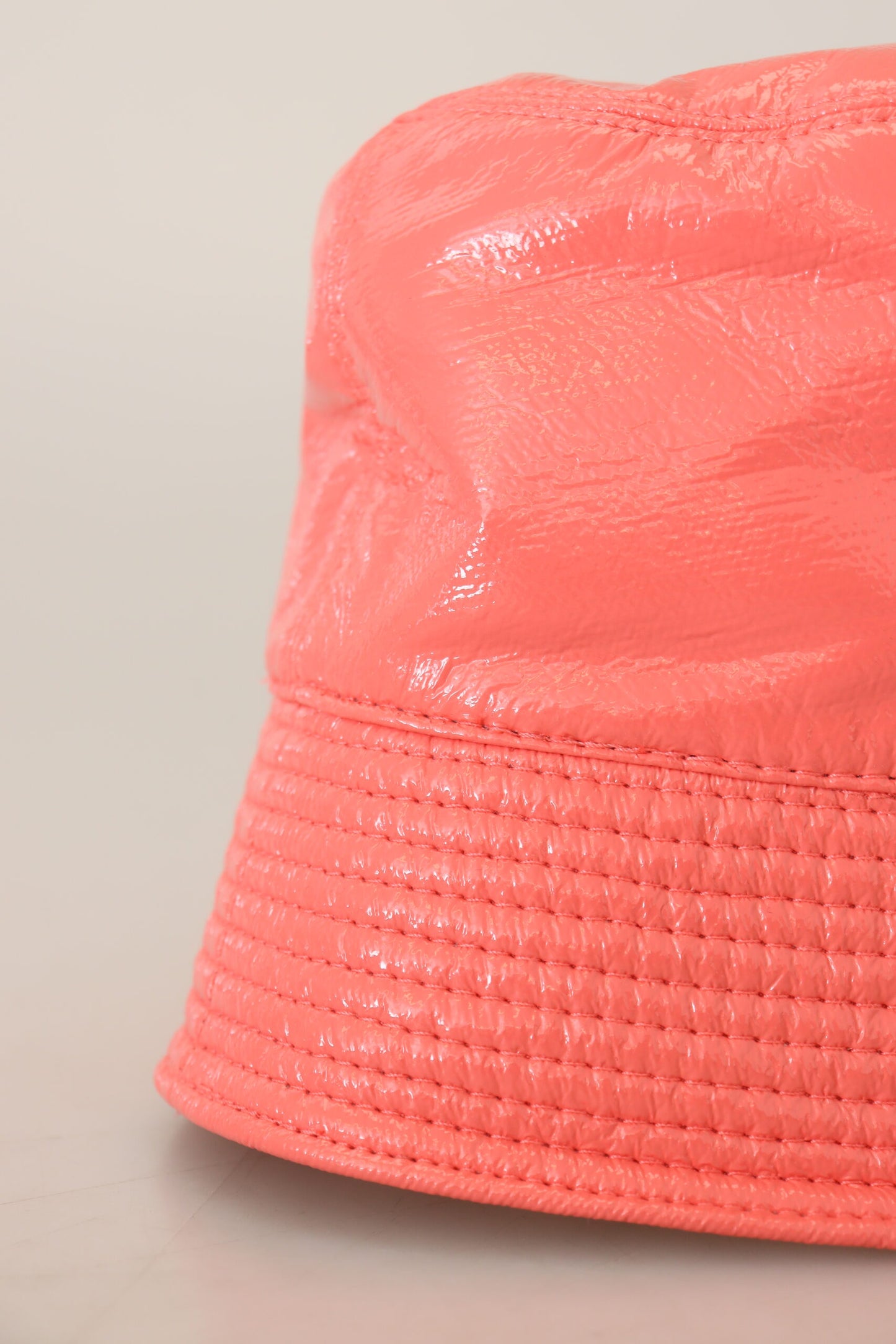 Elegante cappello da pescatore color pesca - Summer Chic Essential