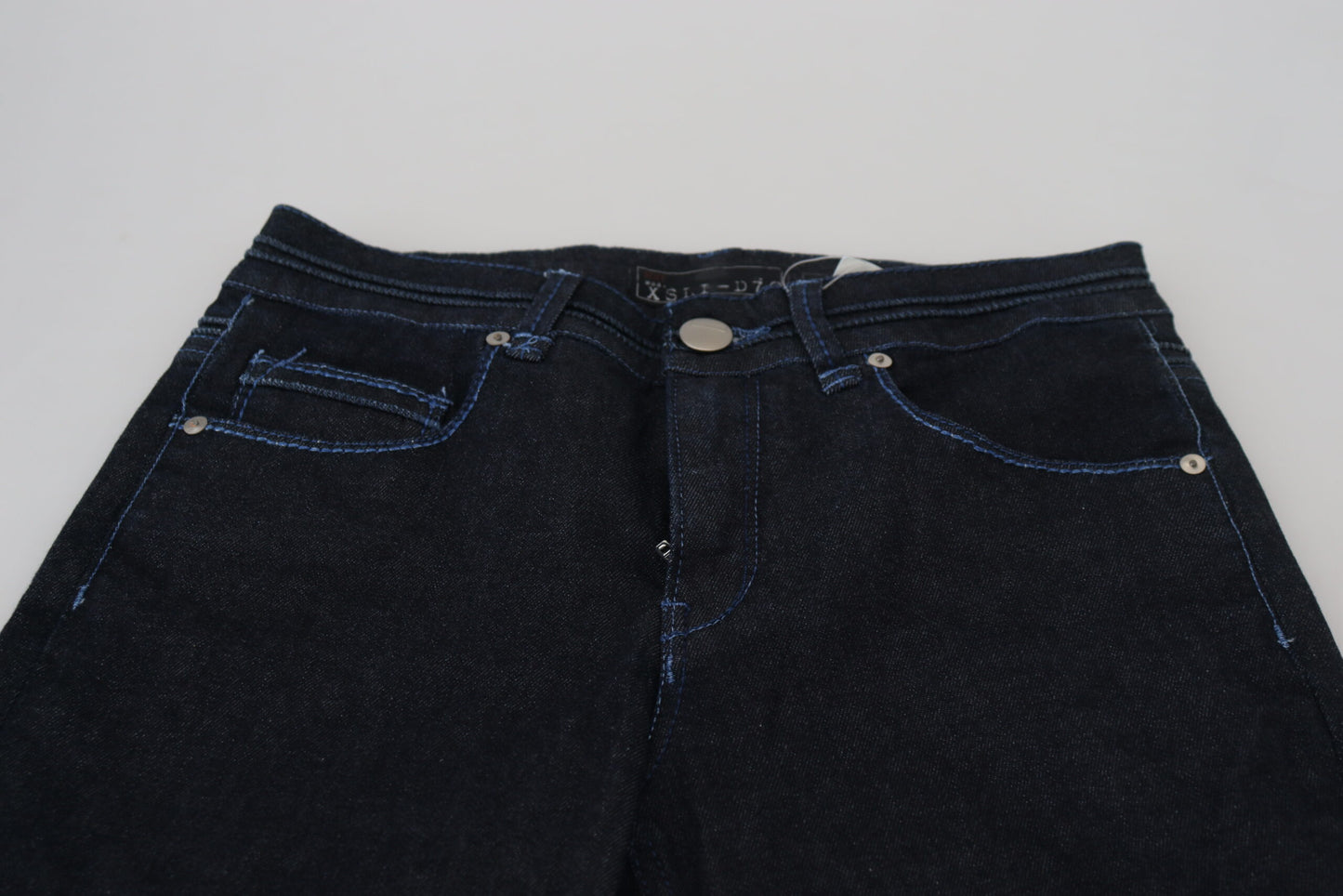 Denim di cotone slim fit chic in blu scuro