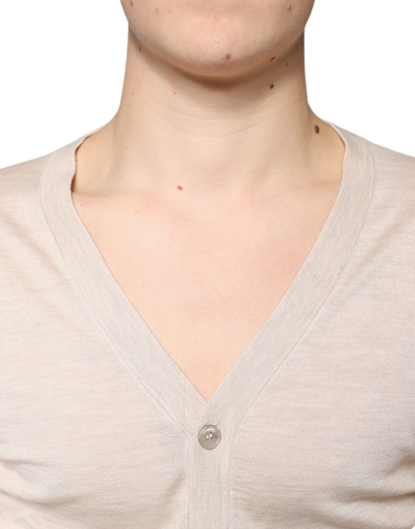 Beigefarbener Cardigan aus Kaschmir mit Knopfleiste