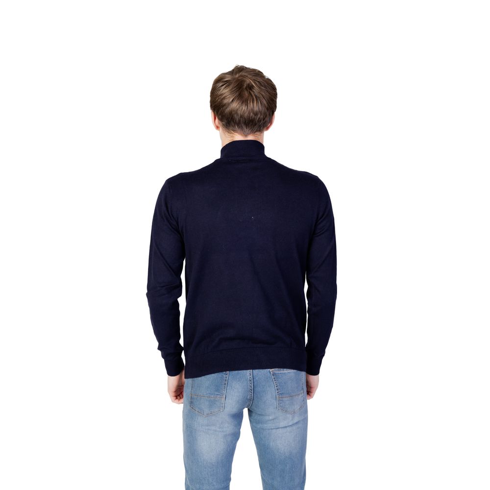 Blauer Baumwollpullover