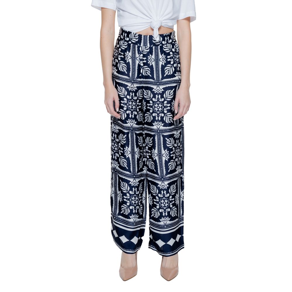 Blaue Viskosejeans und -hose
