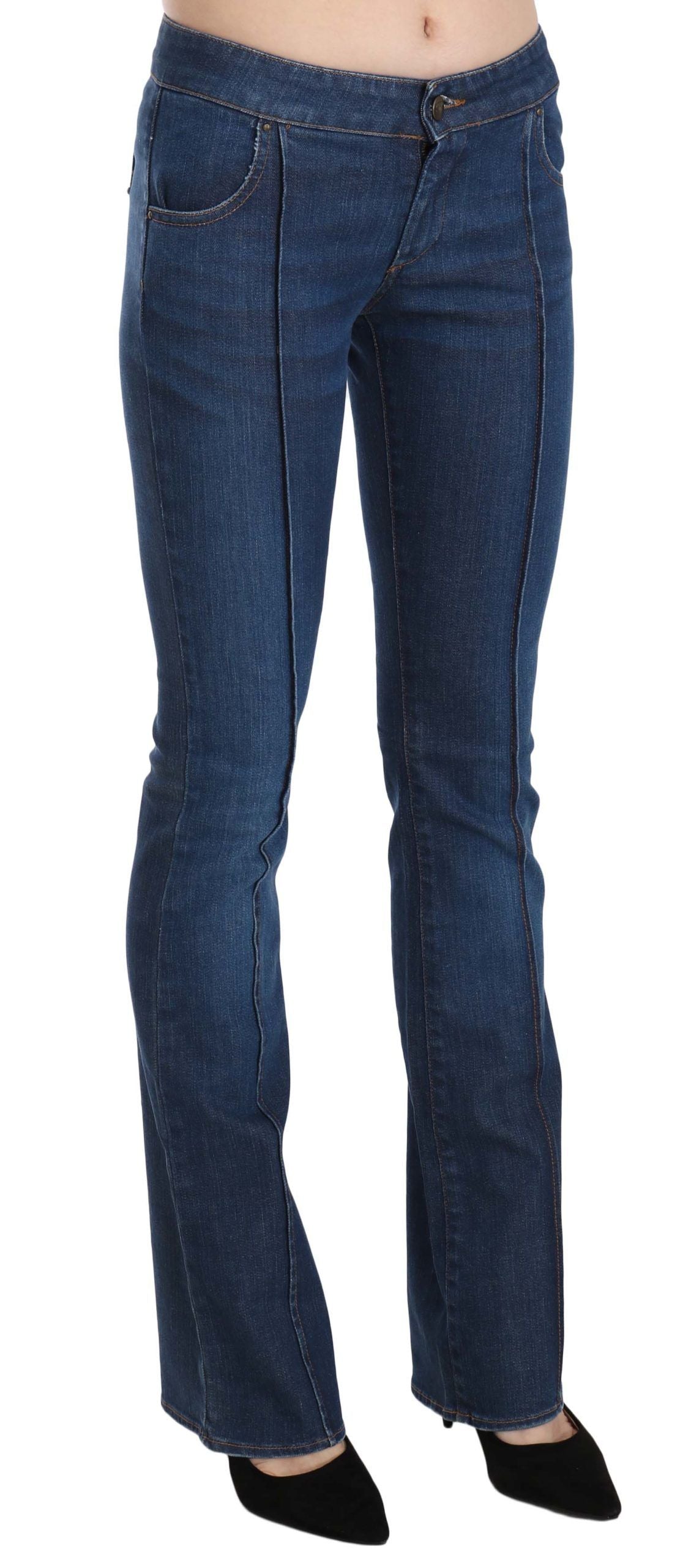 Schicke blau verwaschene Bootcut-Jeans