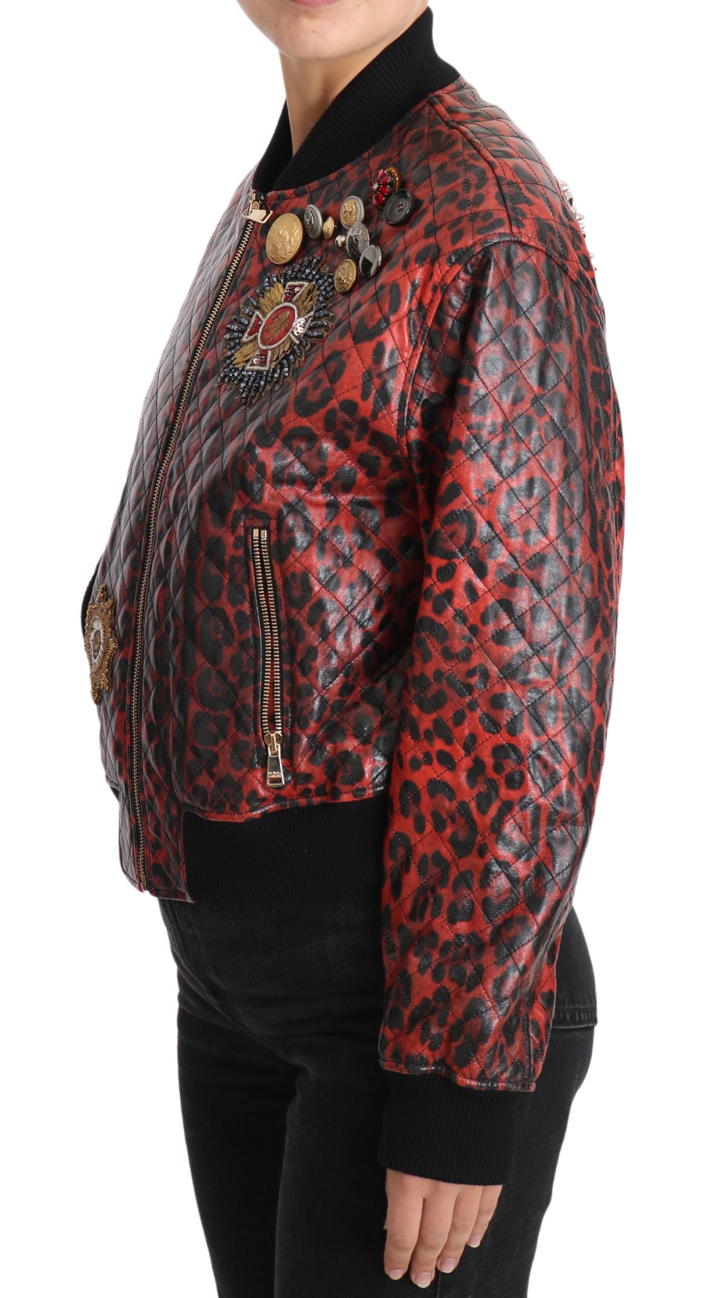 Giacca in pelle bomber leopardata rossa con bottoni in cristallo