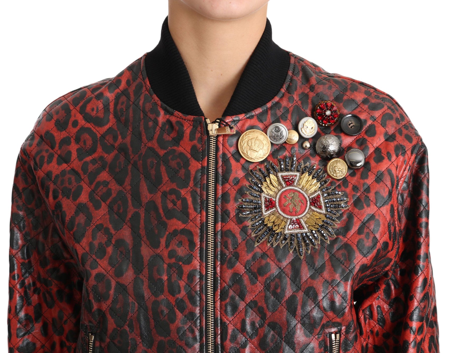 Giacca in pelle bomber leopardata rossa con bottoni in cristallo