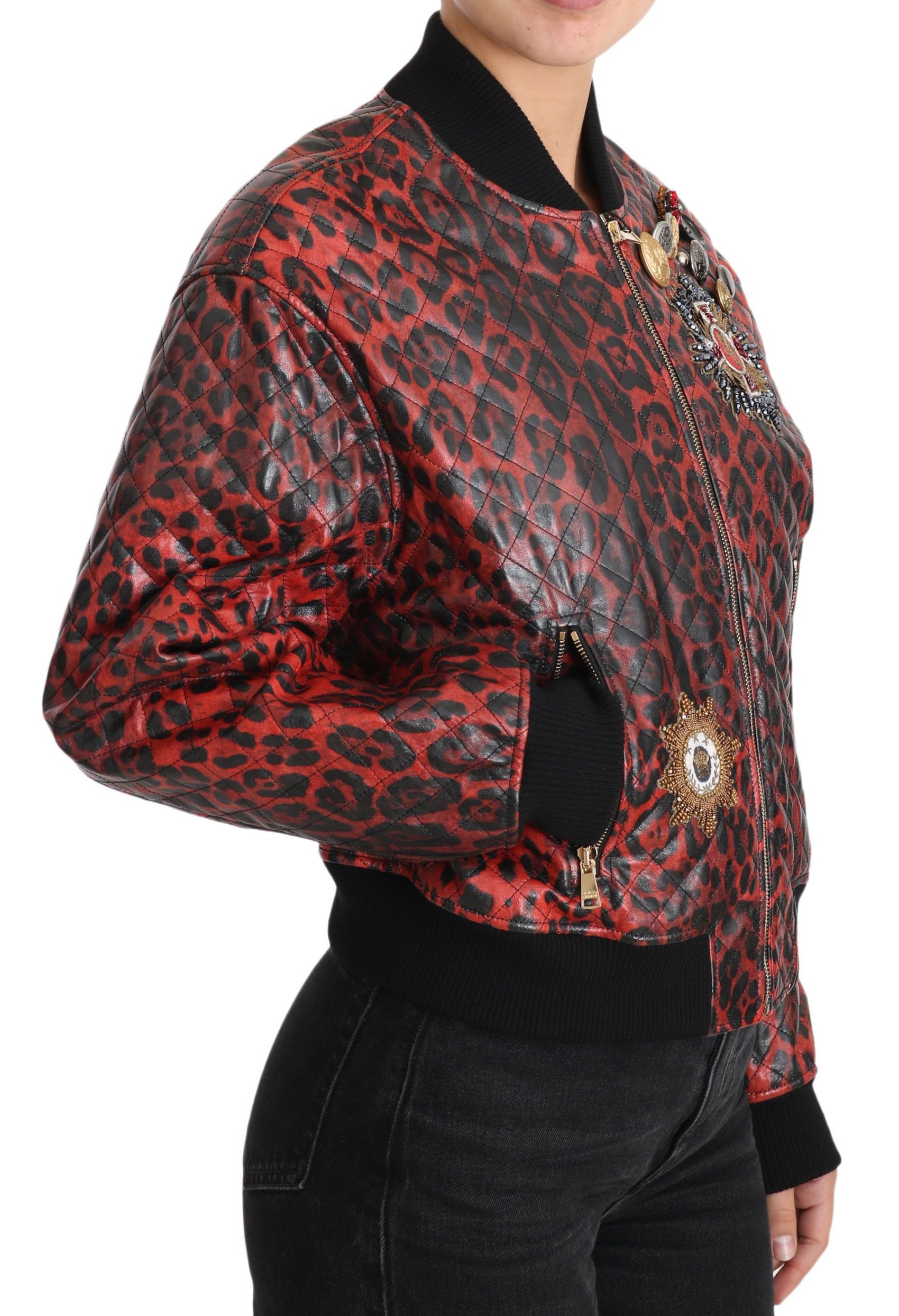 Giacca in pelle bomber leopardata rossa con bottoni in cristallo