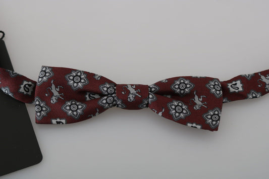Elegante bordeauxrote Seidenfliege