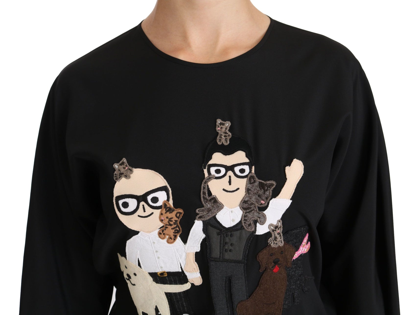 Elegante top ricamato in seta elasticizzata nera