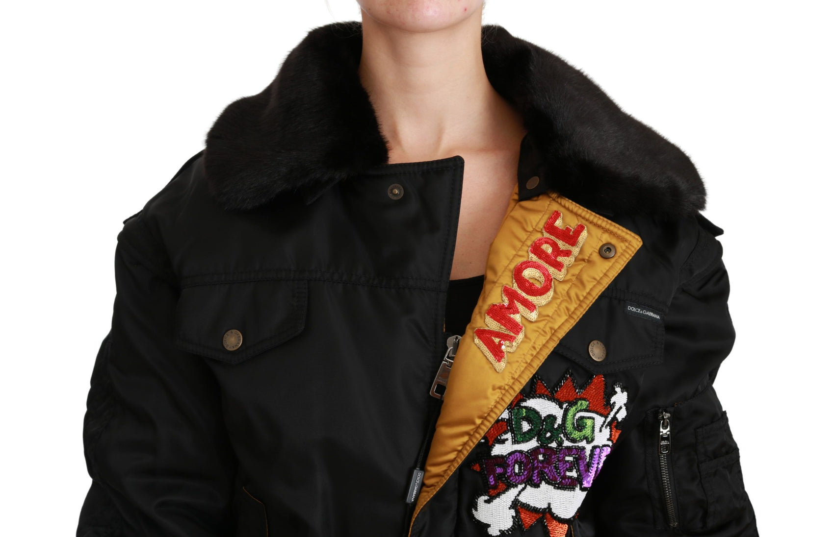 Elegante bomber nero con dettagli staccabili