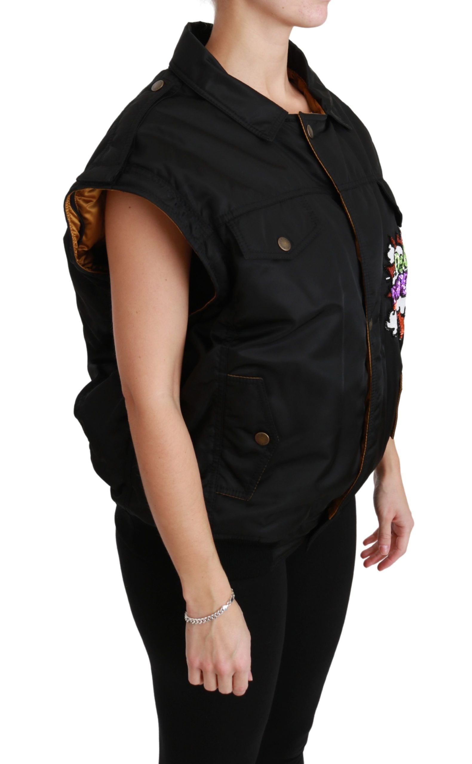 Elegante bomber nero con dettagli staccabili