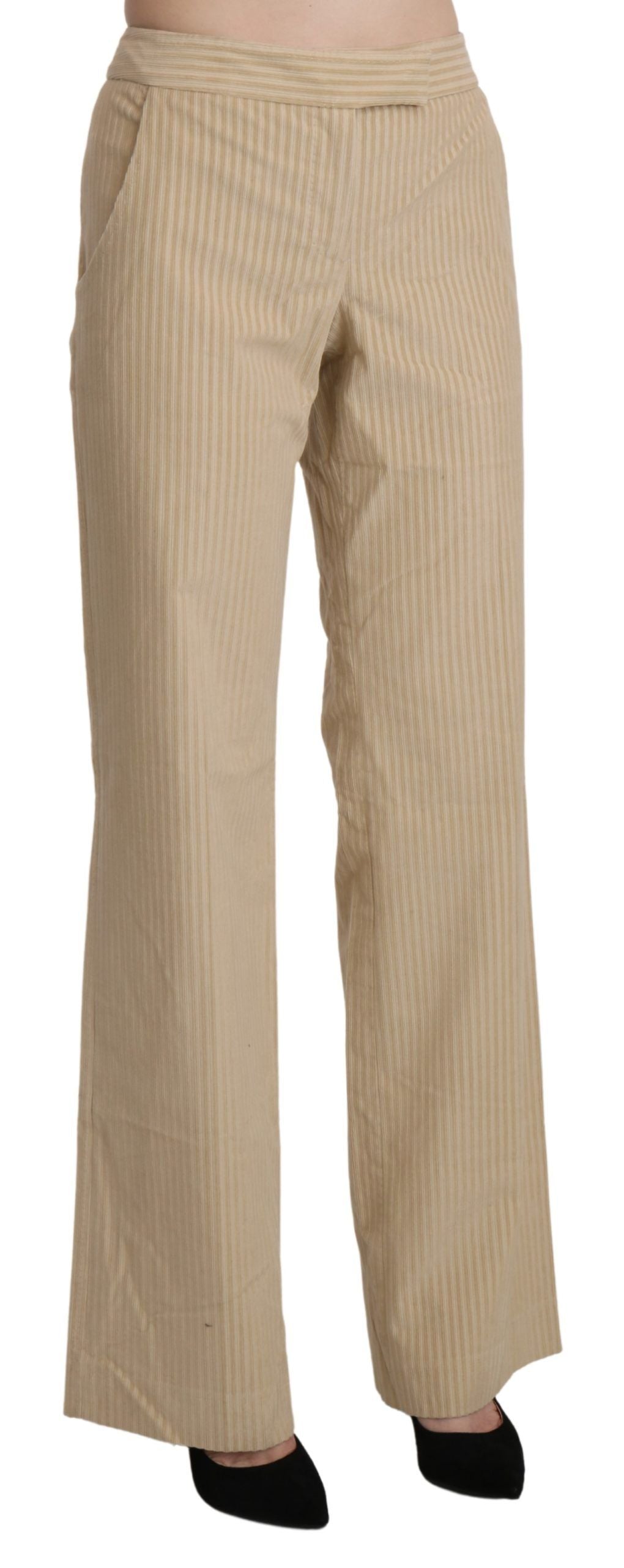 Schicke beige Hose mit hoher Taille und weitem Bein