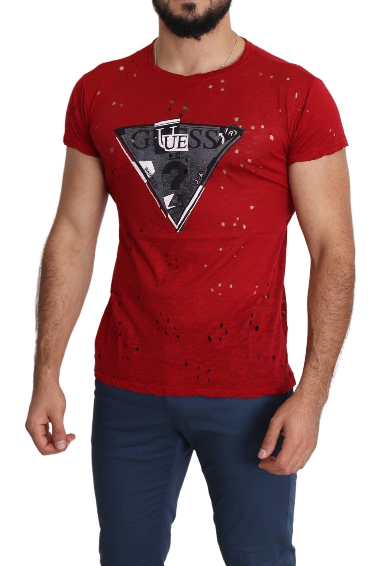 Strahlend rotes Baumwoll-T-Shirt, perfekt für den Alltag