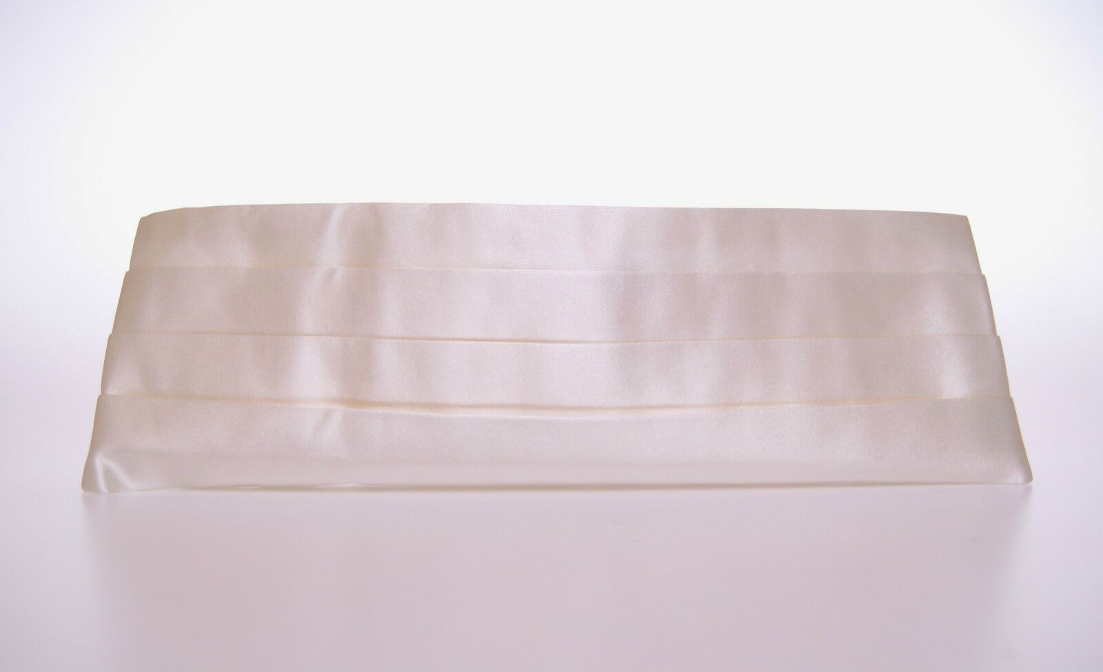 Elegante fascia in seta bianca