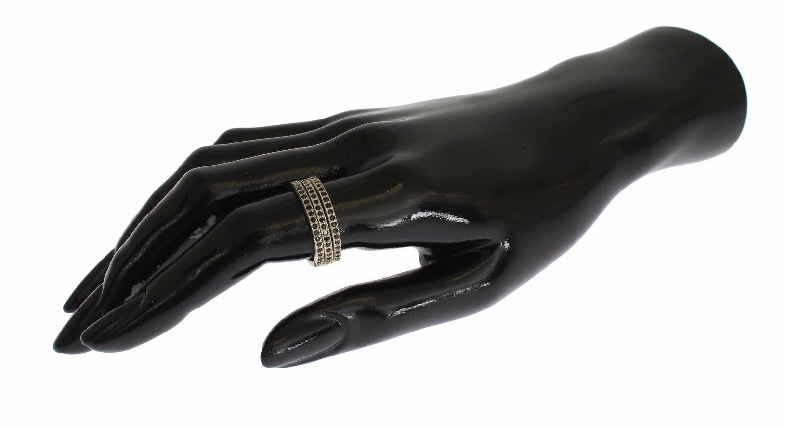 Schicker Ring aus Silber und schwarzem Zirkonia