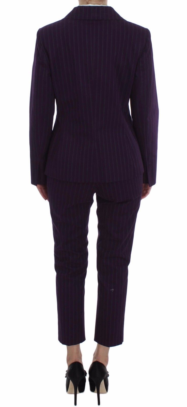 Elegante completo con pantaloni e blazer a righe