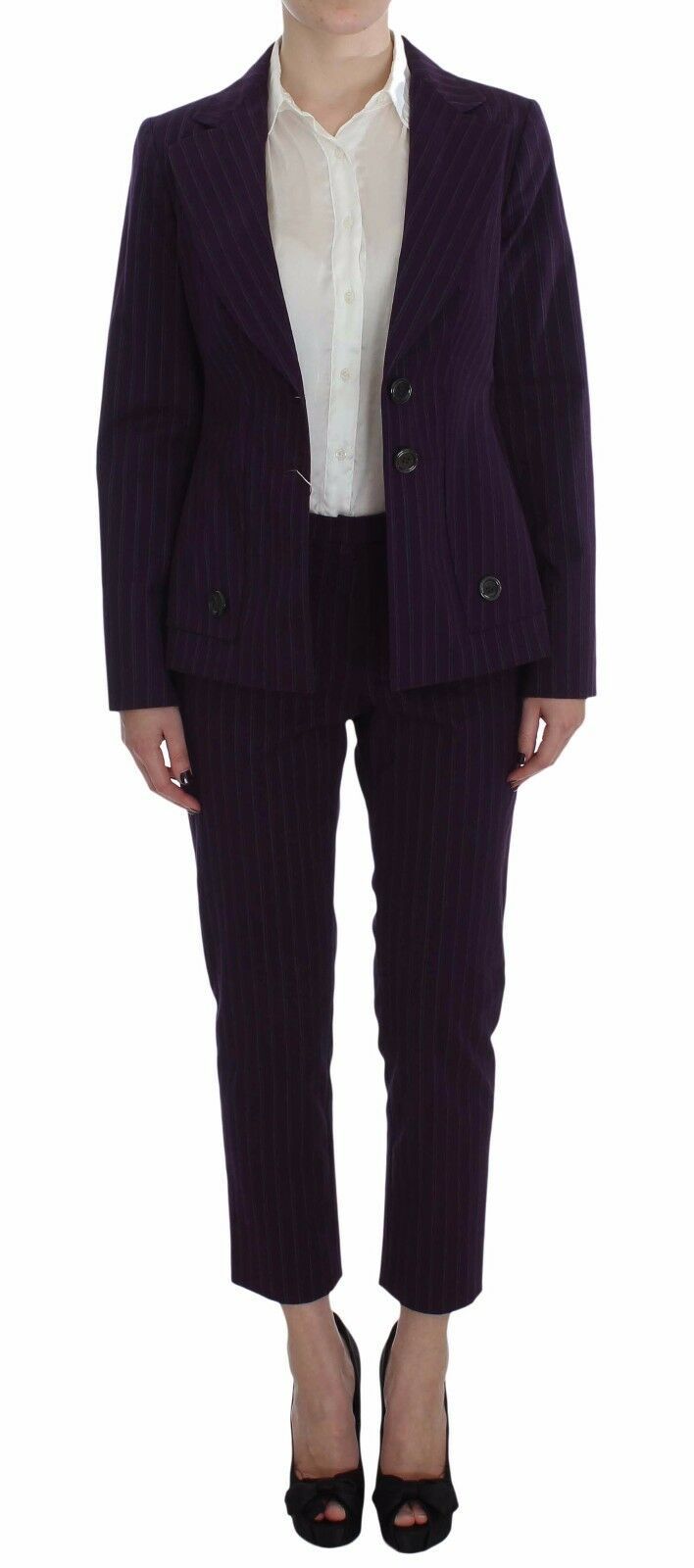 Elegante completo con pantaloni e blazer a righe