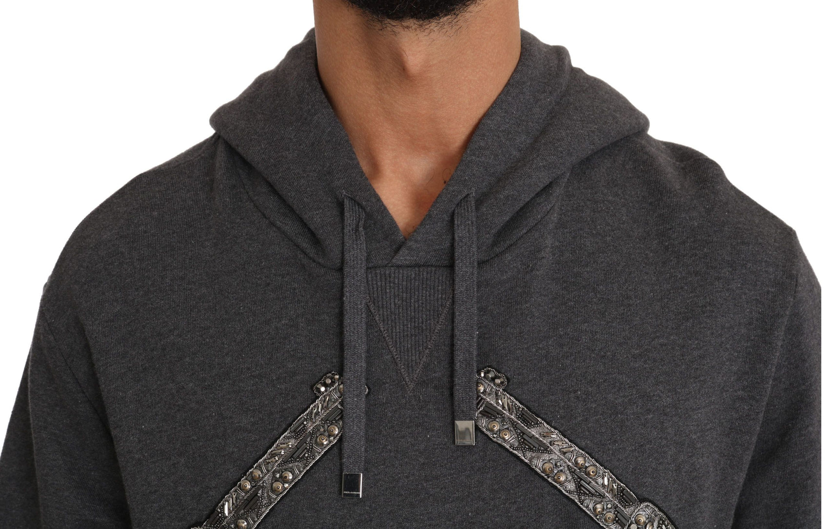 Grauer Pullover mit Kristallherz-Pistolenmotiv