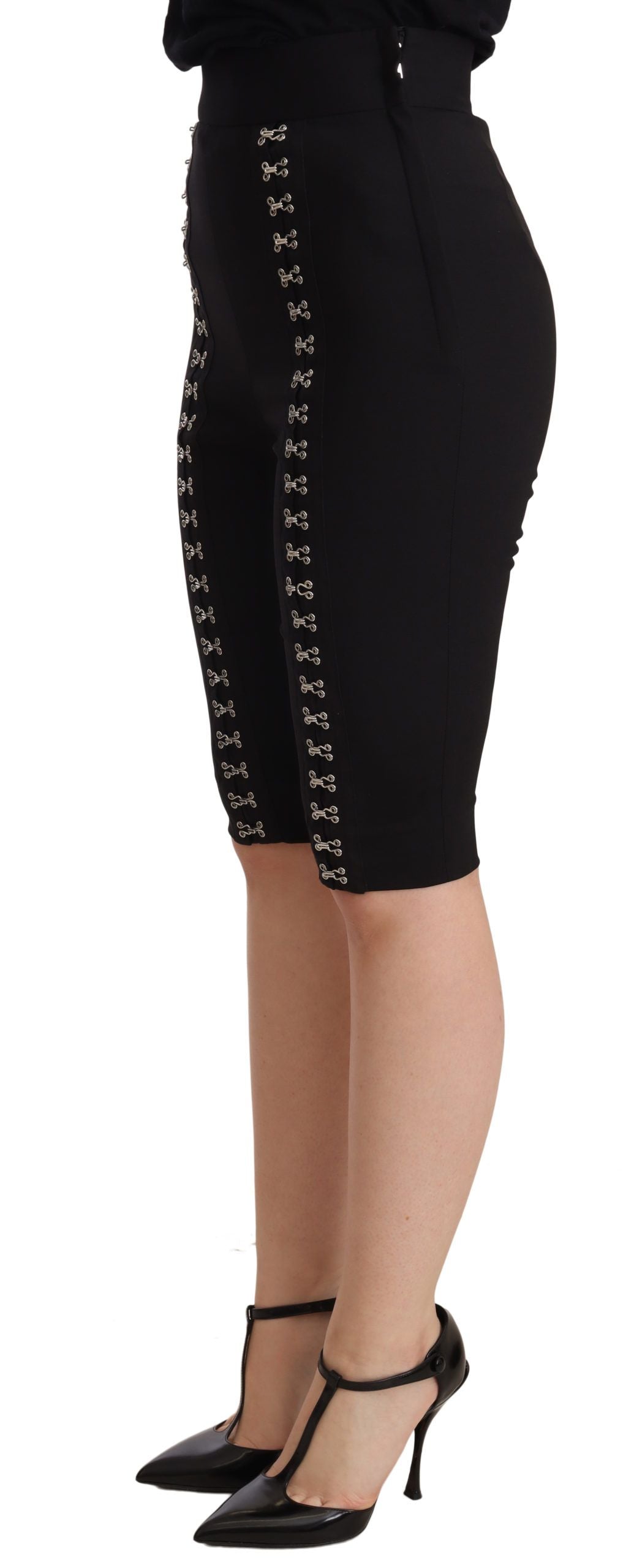 Eleganti pantaloncini neri in lana a vita alta
