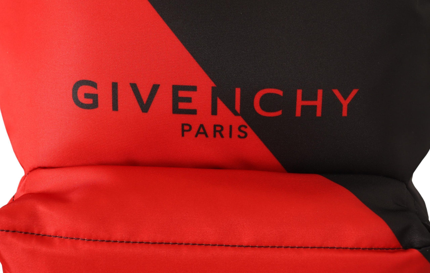 Eleganter Urban-Rucksack in Schwarz und Rot