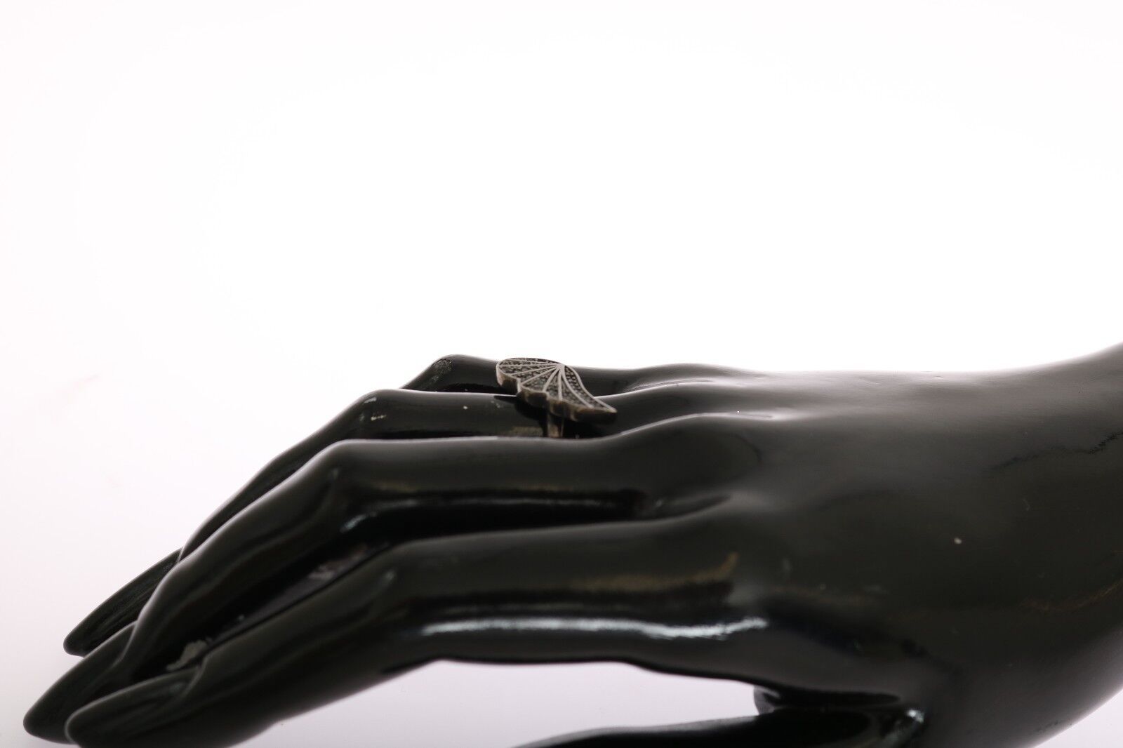 Schwarzer Rhodium-Silber-Kristallring