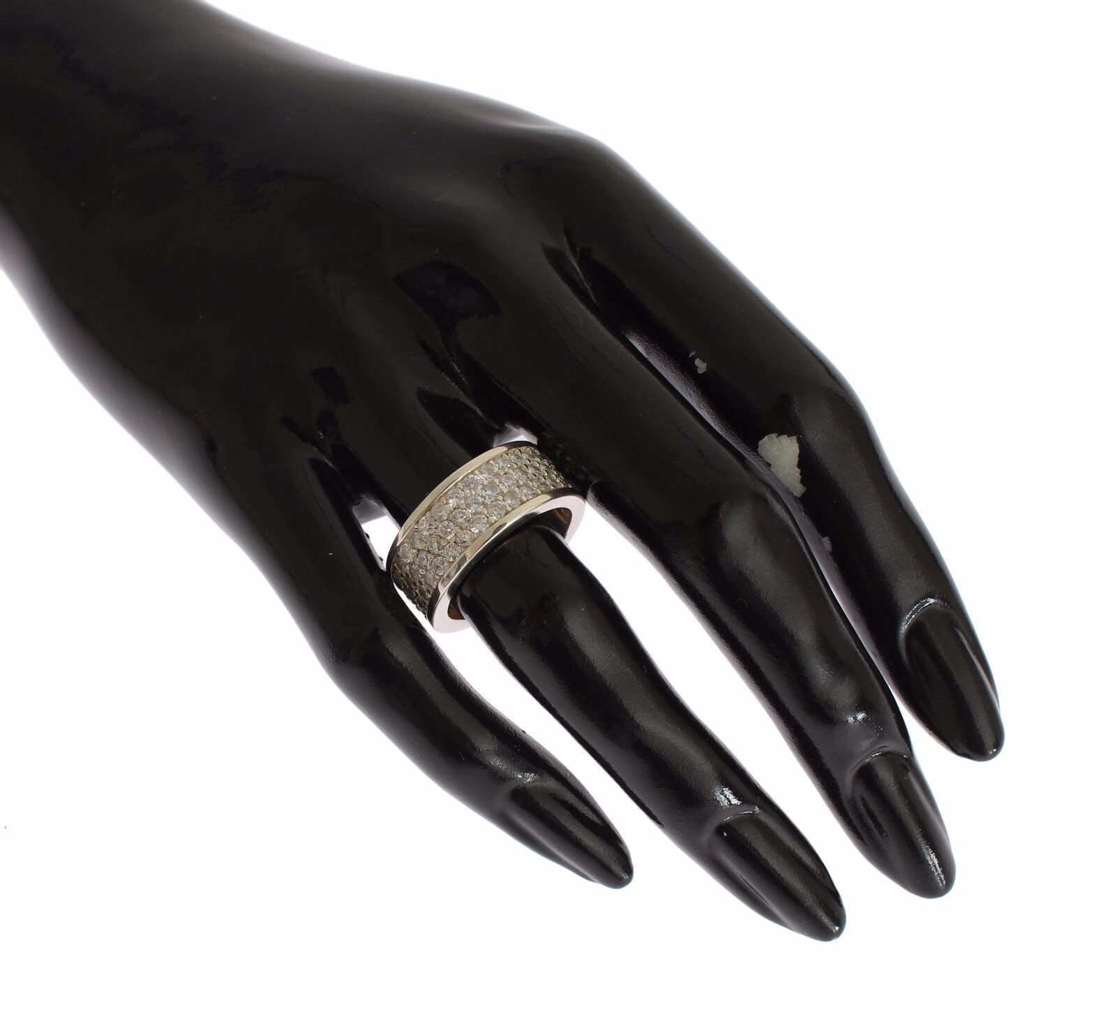 Glamouröser, mit CZ-Kristallen verzierter Ring aus Silber