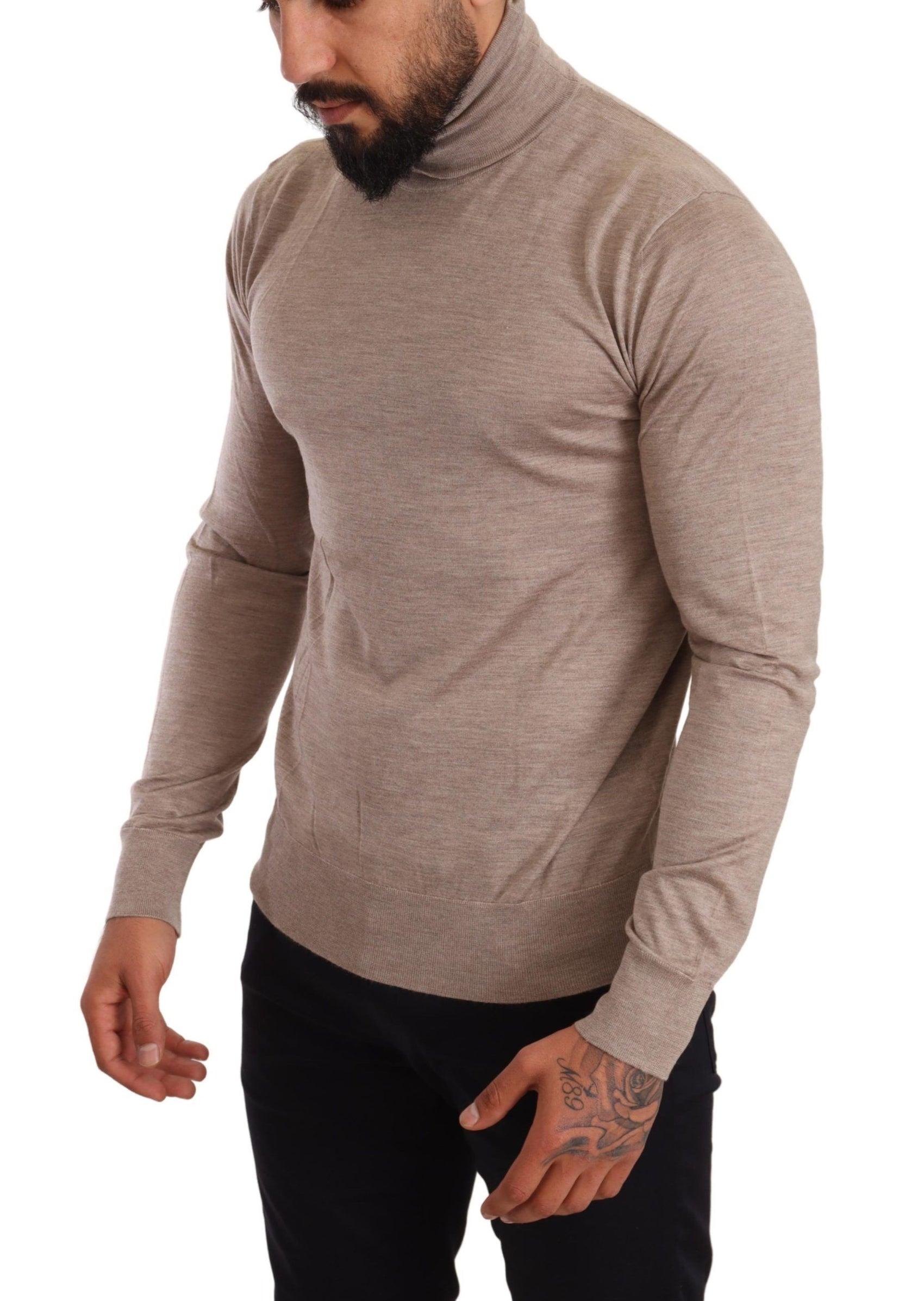 Beigefarbener Rollkragenpullover aus Kaschmir-Seidenmischung