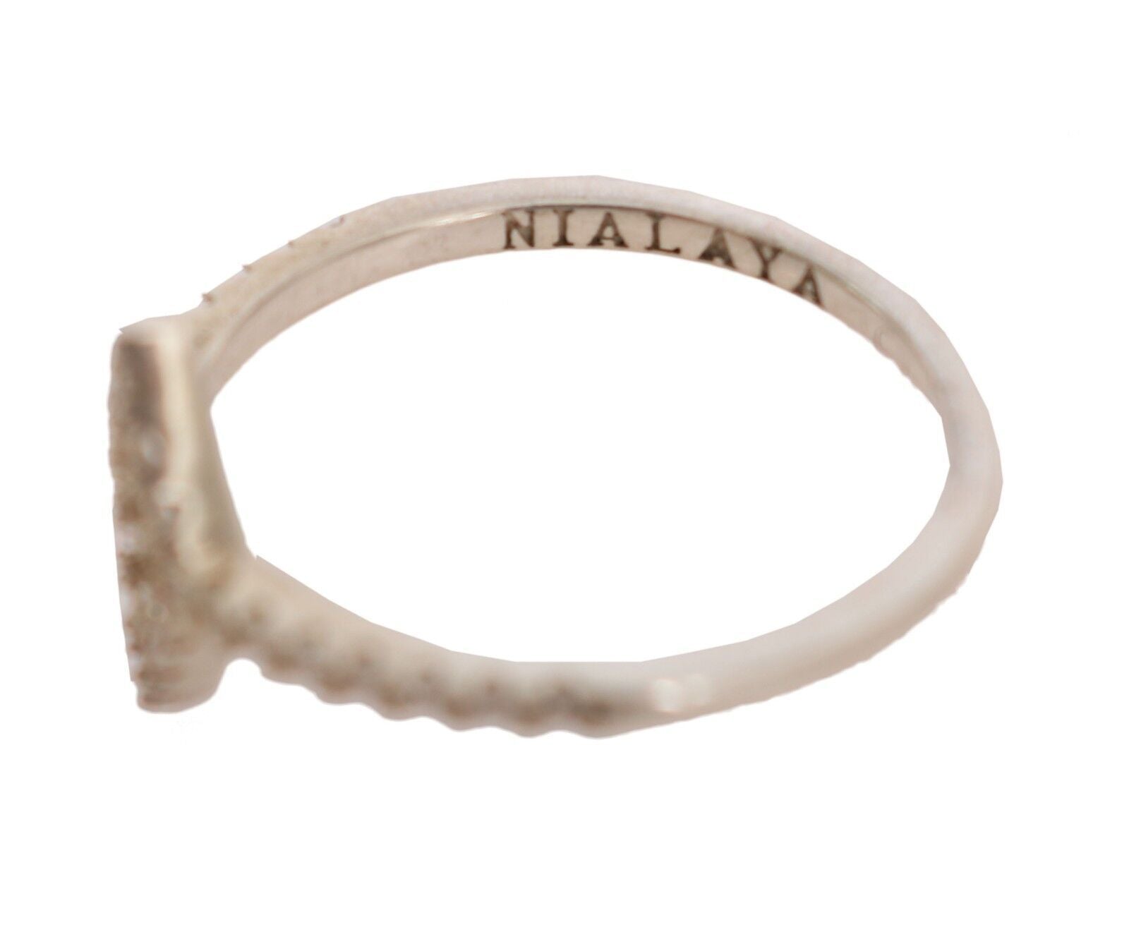 Eleganter silberner Ring mit Zirkonia-Kristallen