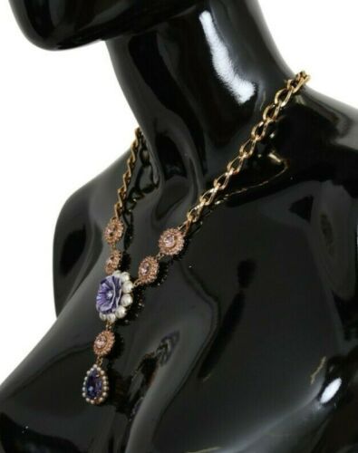 Elegante collana con ciondolo floreale in cristallo dorato