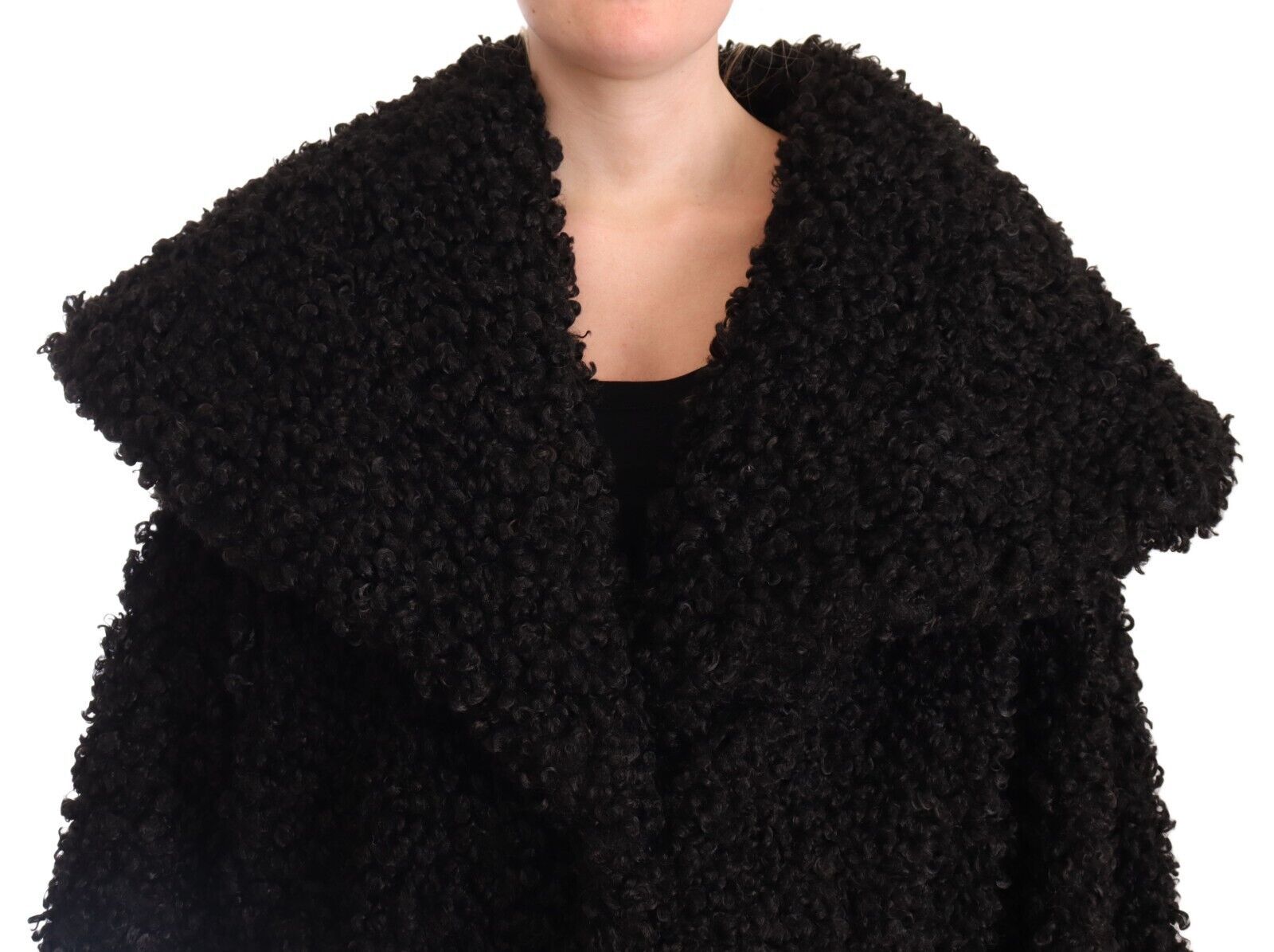 Elegante trench in pelliccia nera