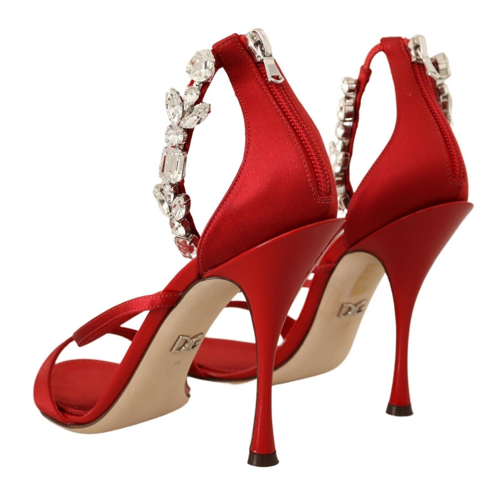 Rote Sandalen mit Kristallverzierung