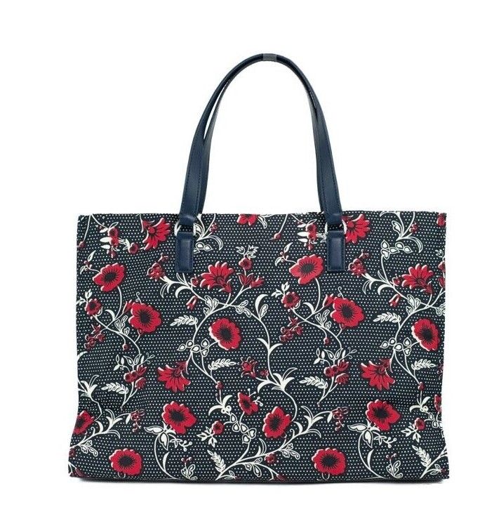 Mittelgroße Schultertasche aus Nylon mit Retro-Batik-Print
