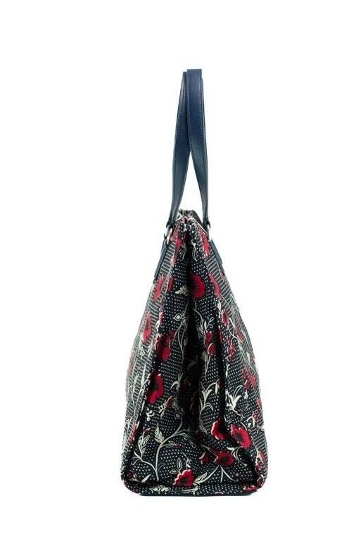 Mittelgroße Schultertasche aus Nylon mit Retro-Batik-Print