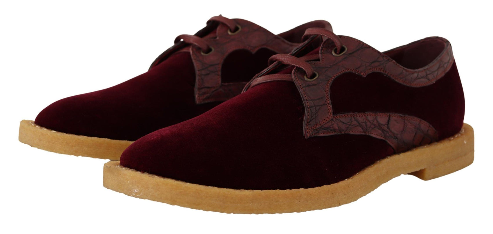 Eleganti scarpe eleganti in velluto e pelle esotica