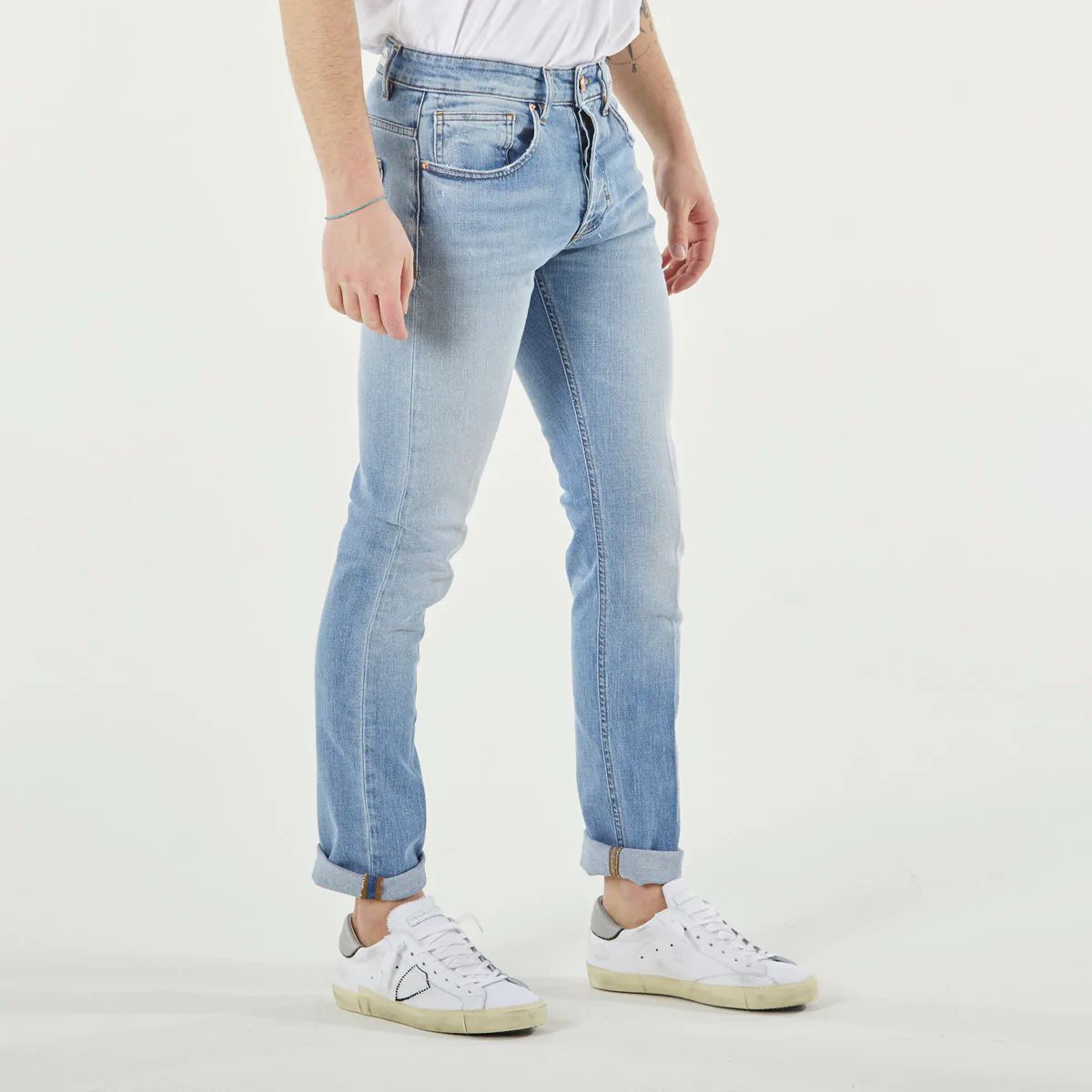 Schicker hellblauer Slim Fit Denim