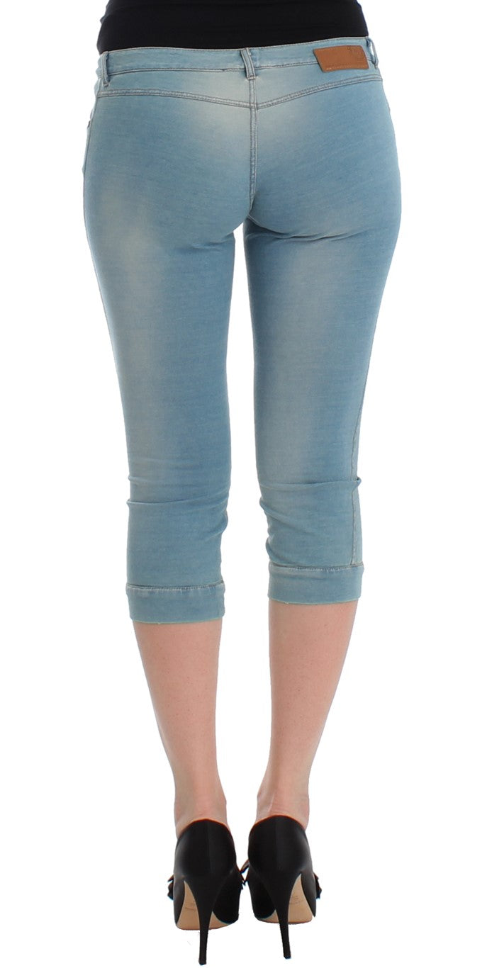 Elegante hellblaue Caprijeans