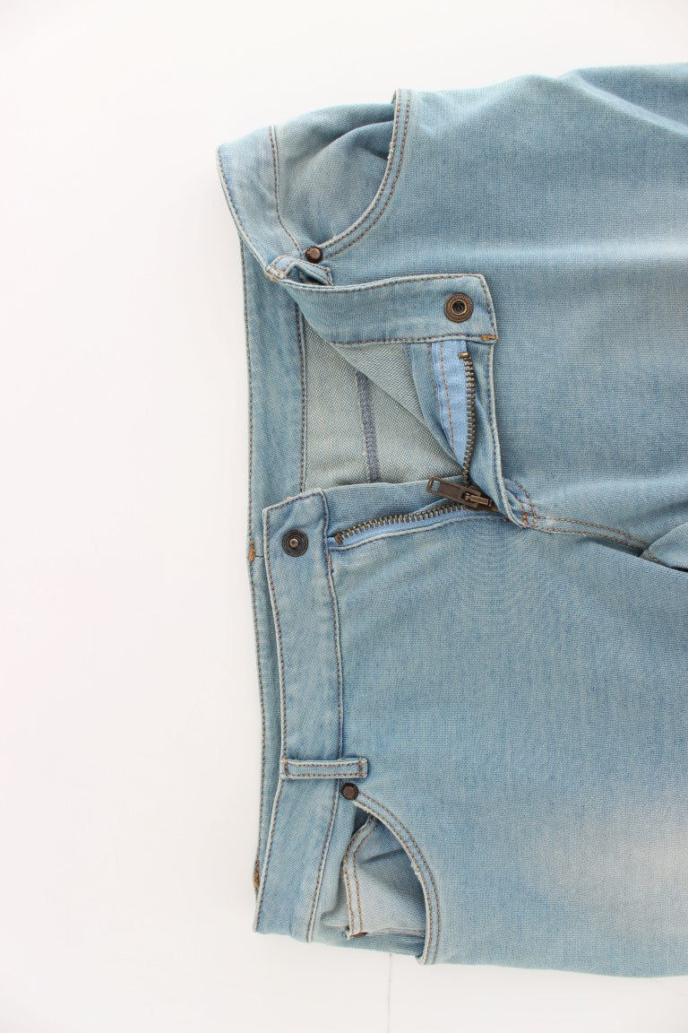 Elegante hellblaue Caprijeans