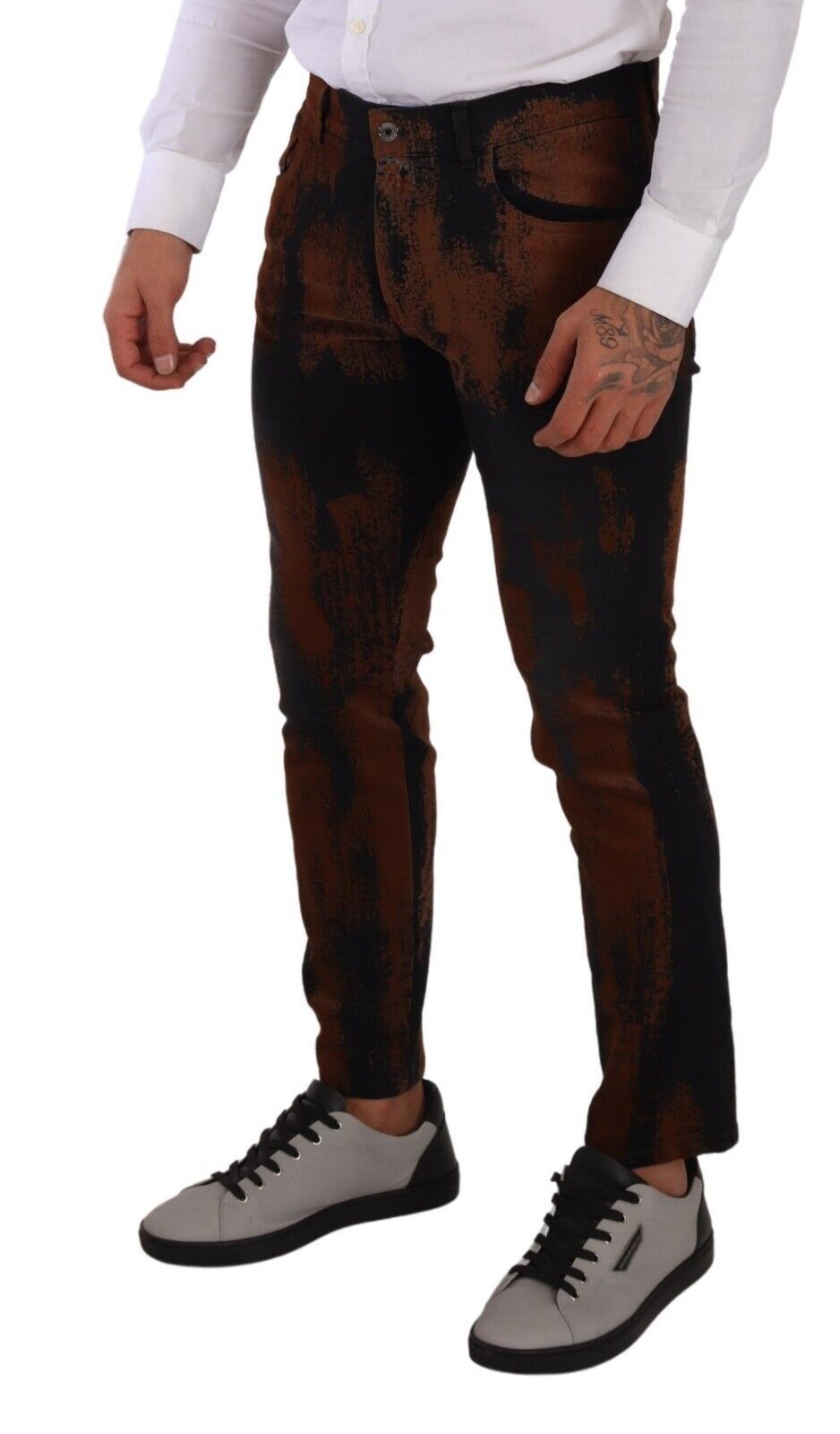 Schicke schwarzbraune Tie-Dye Slim Fit Jeans