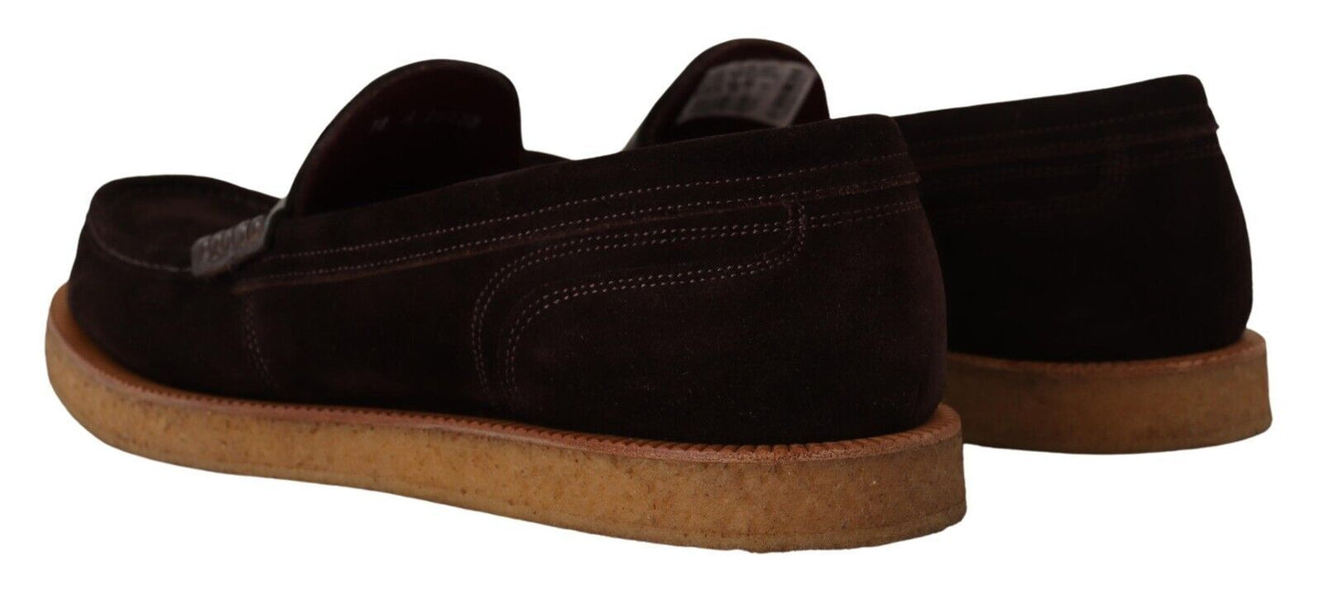 Elegante Wildleder-Loafer aus Krokodil in Braun