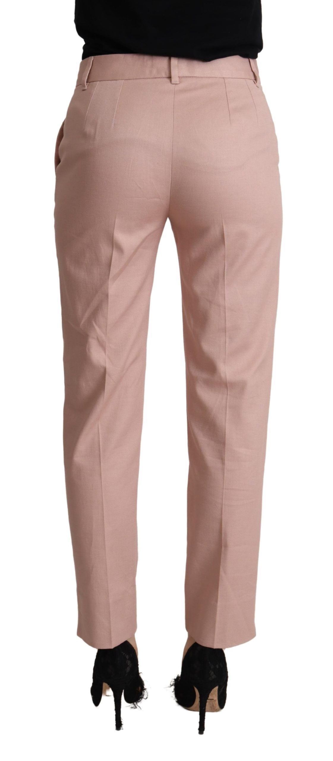 Eleganti pantaloni affusolati rosa per uno stile sofisticato