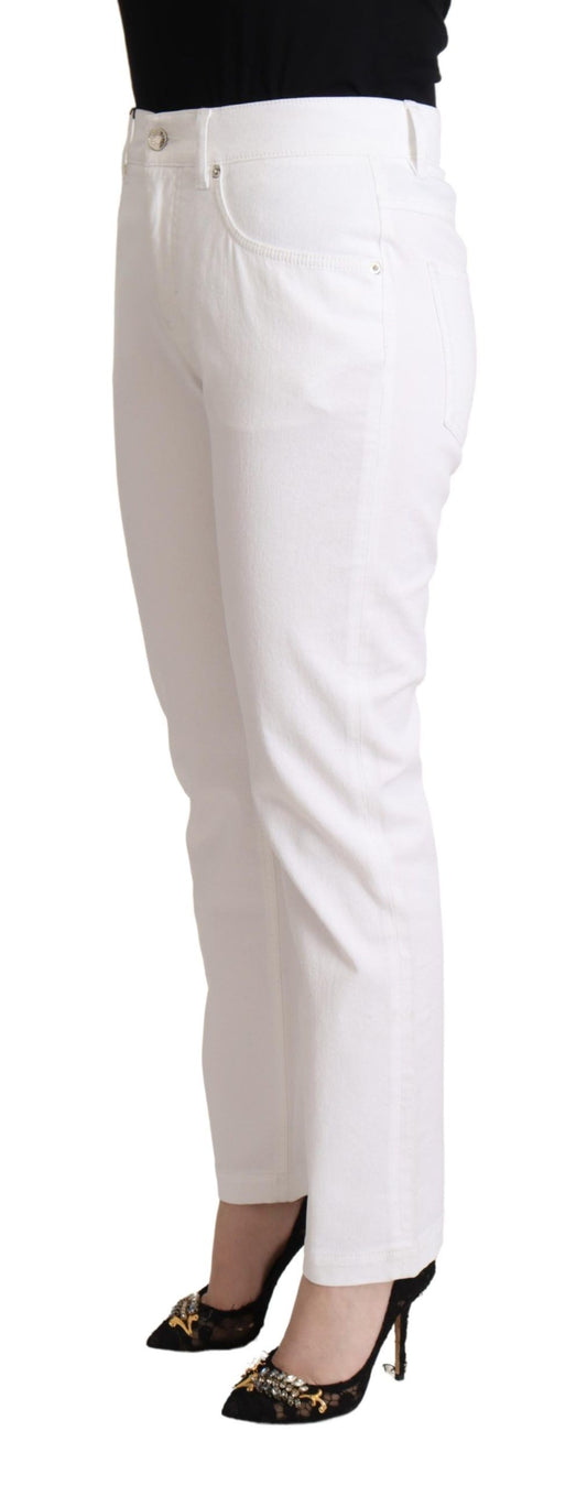 Jeans affusolati bianchi chic con toppa con logo