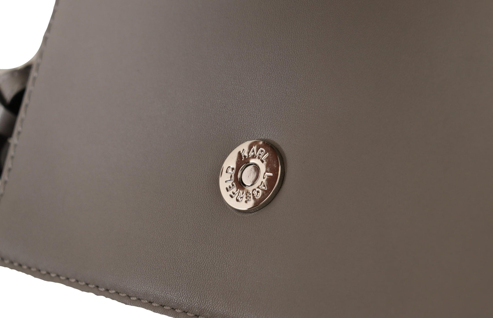 Elegante borsa a tracolla in pelle grigia