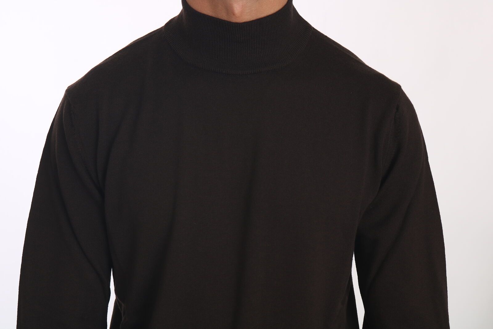 Eleganter brauner Pullover aus Schurwolle