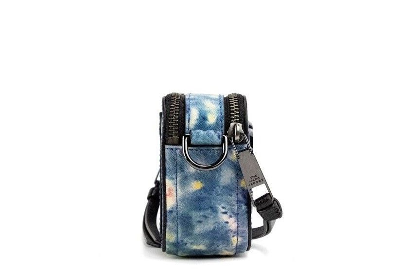 Die Snapshot-Tasche, Umhängetasche aus Leder mit Aquarell-Print in Blau
